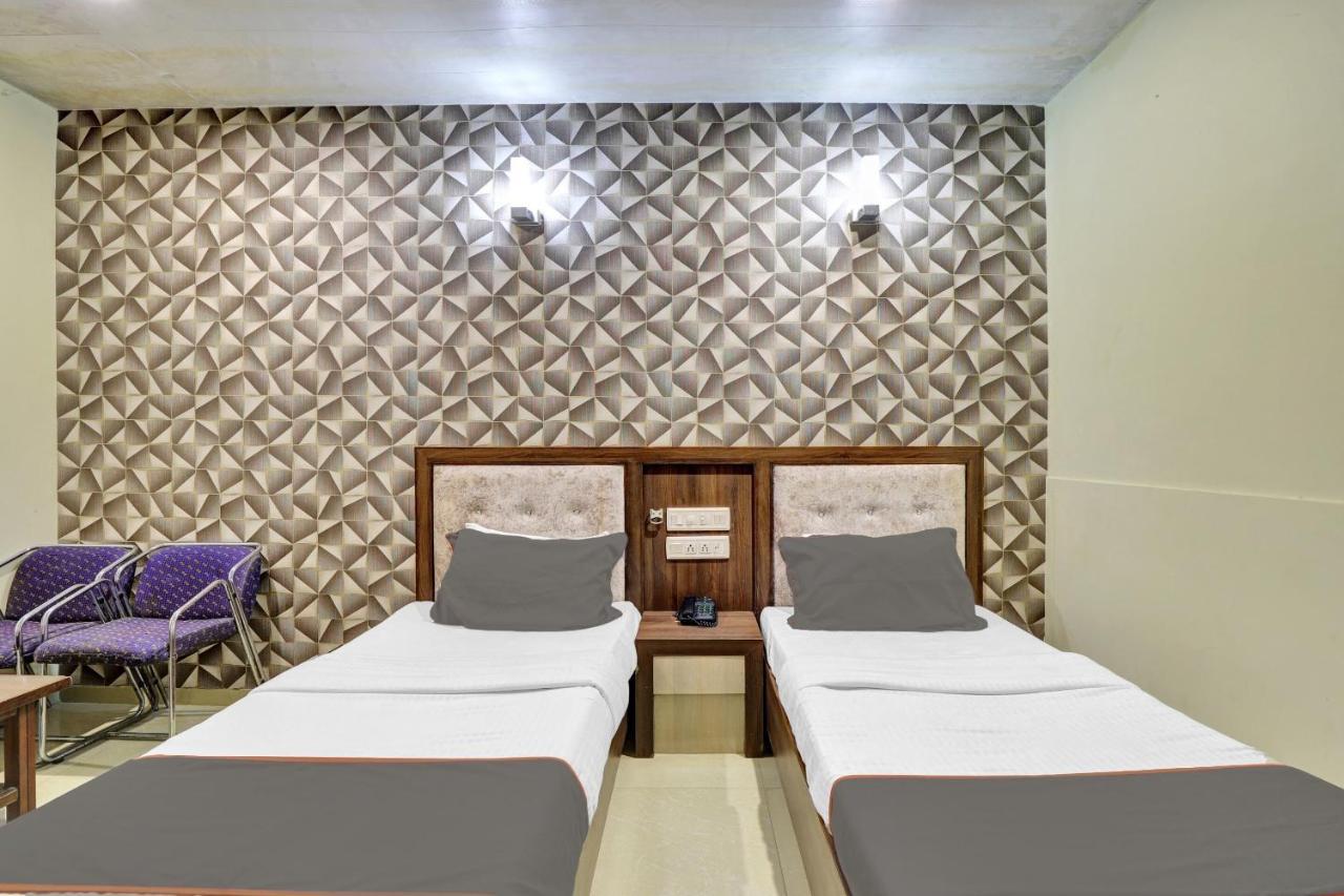Collection O 82926 Hotel Royal Plaza Ahmedabad Luaran gambar
