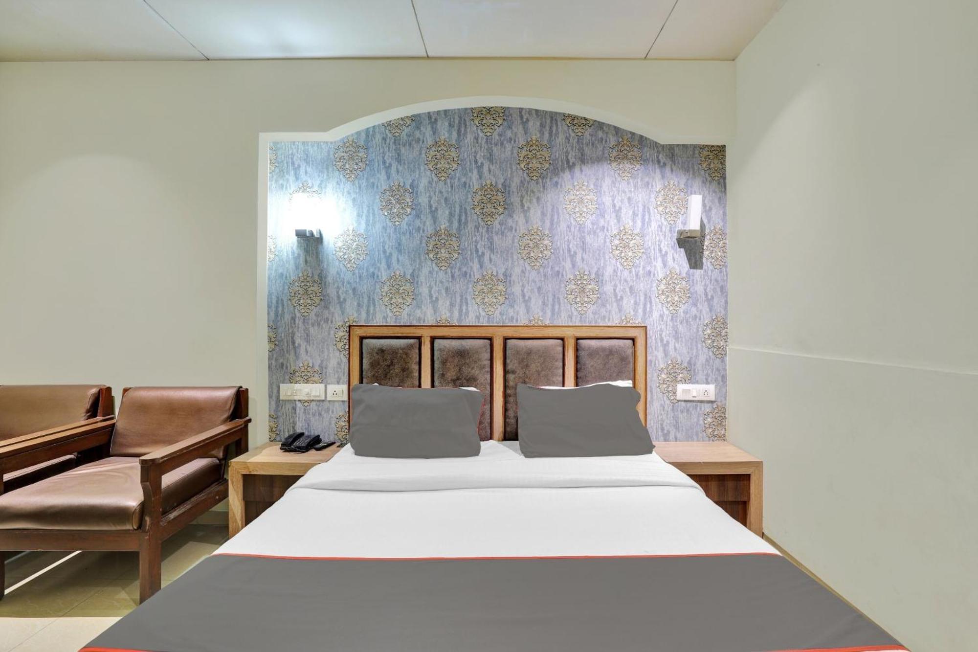 Collection O 82926 Hotel Royal Plaza Ahmedabad Luaran gambar