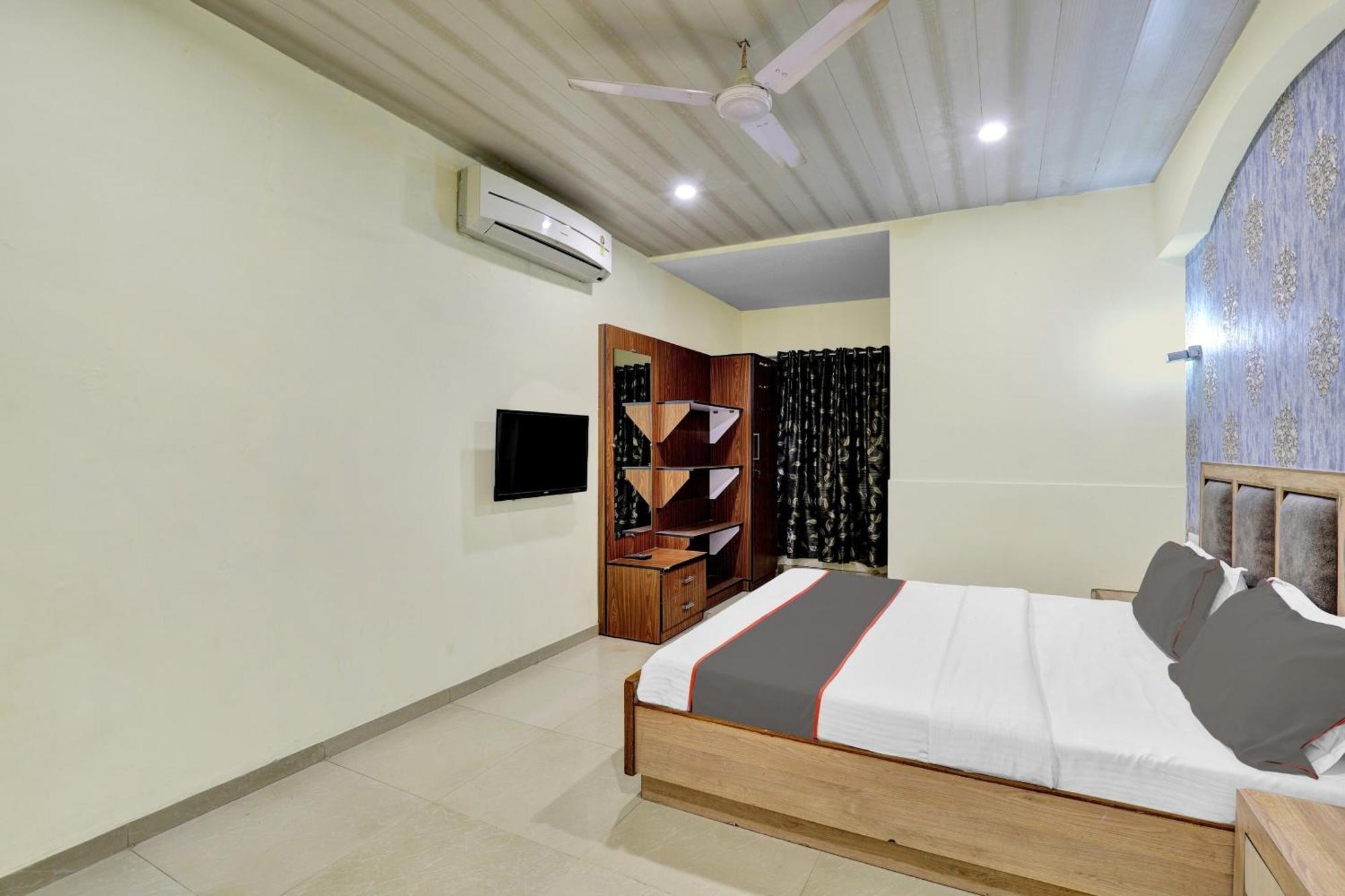 Collection O 82926 Hotel Royal Plaza Ahmedabad Luaran gambar