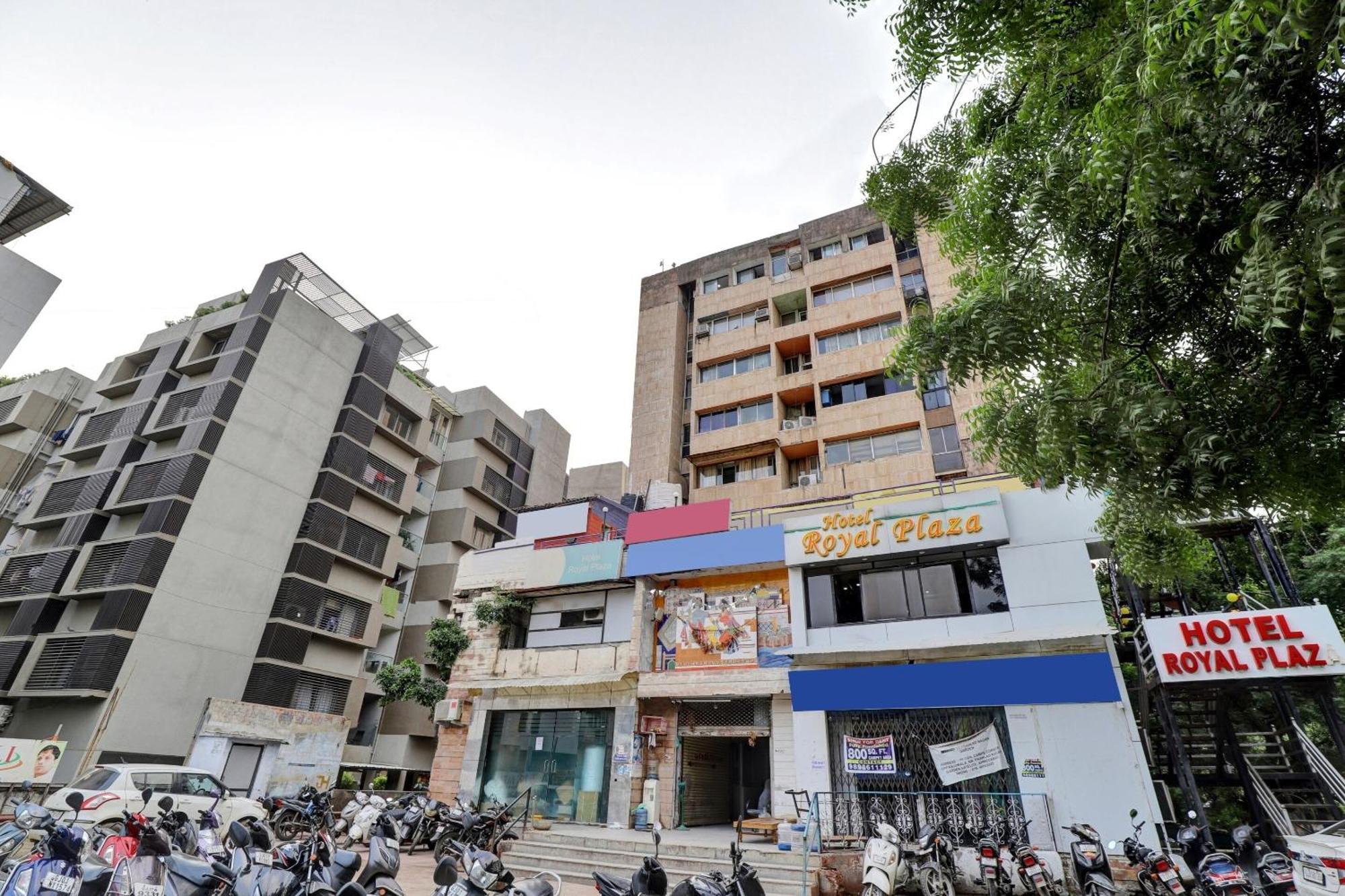 Collection O 82926 Hotel Royal Plaza Ahmedabad Luaran gambar