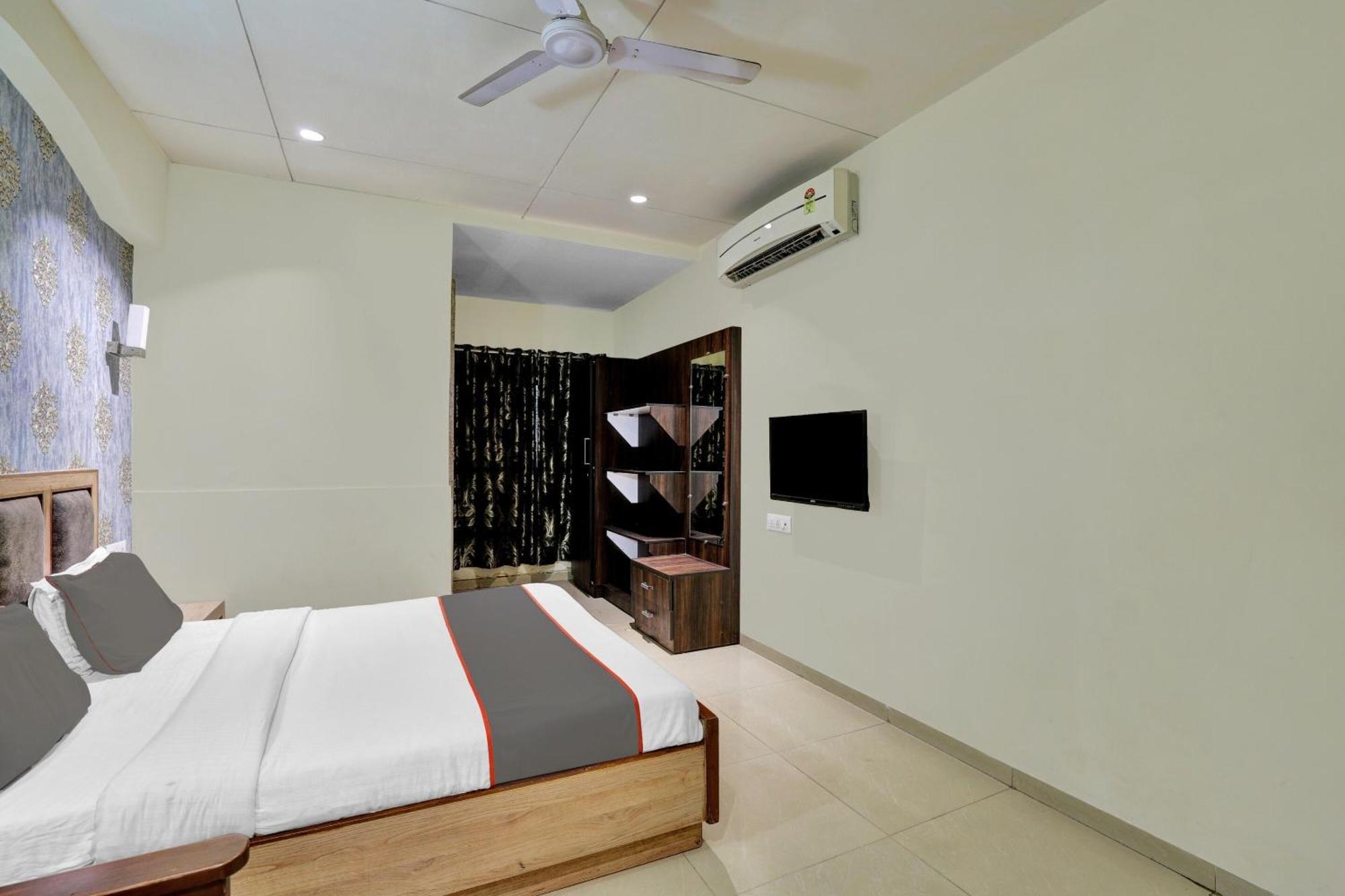 Collection O 82926 Hotel Royal Plaza Ahmedabad Luaran gambar